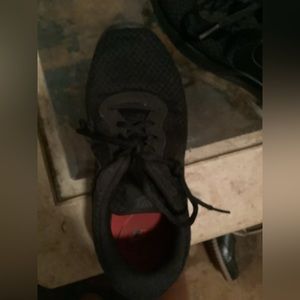 Black women’s nikes